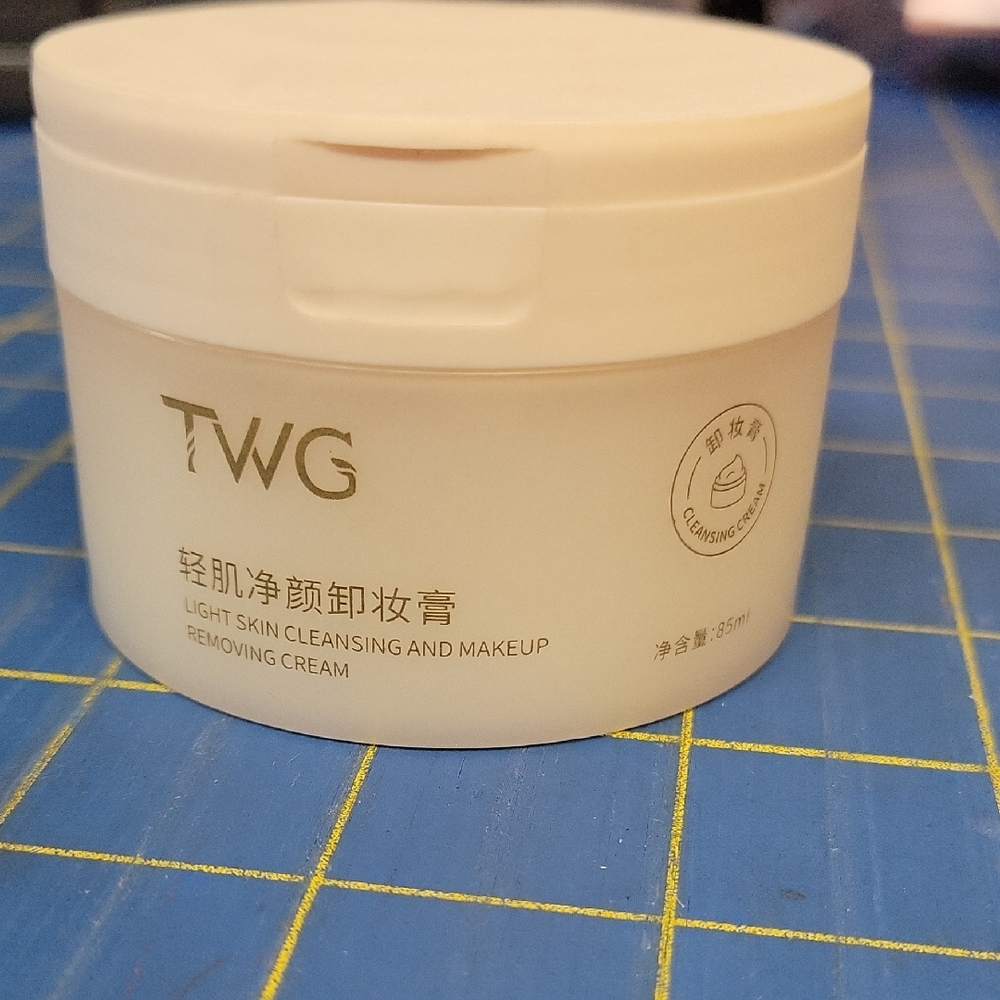 TWG Light Skin Cleansing and Makeup Removing Cream 85ml New
